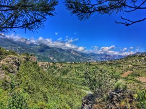 Vue sur Eygliers et les Ecrins