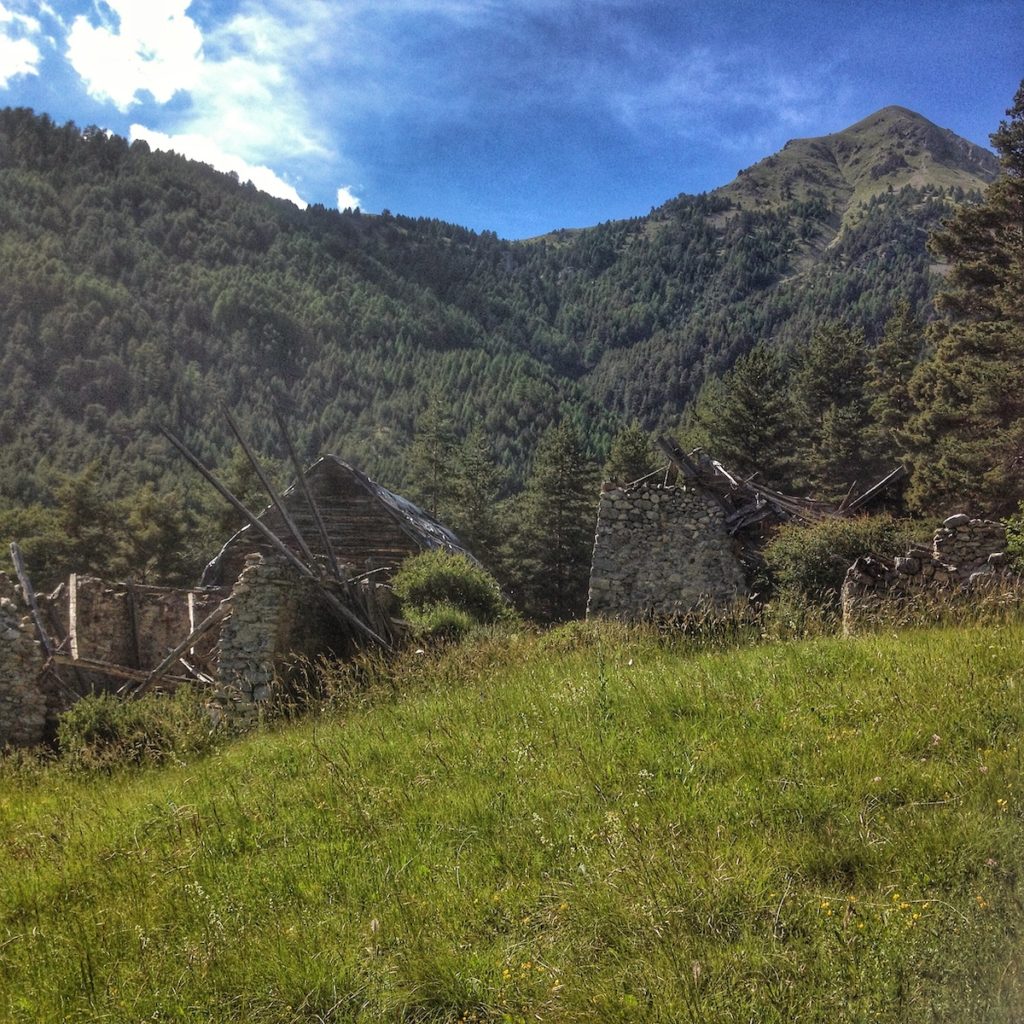 Les ruines de Villeneuve