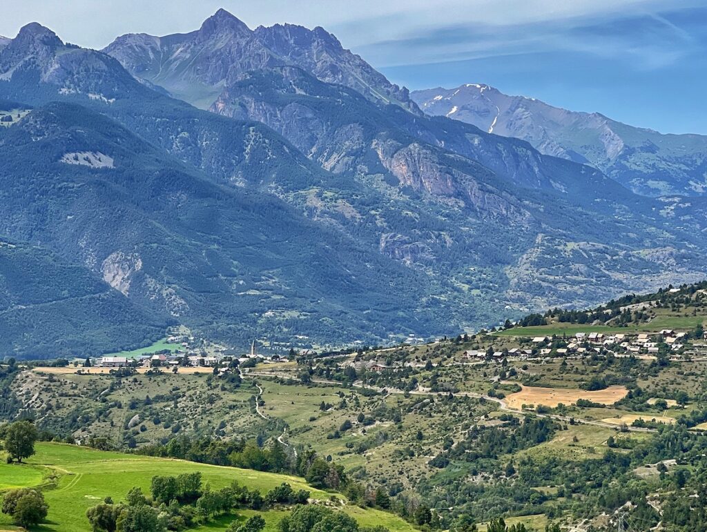 Vue sur Eygliers Chef Lieu